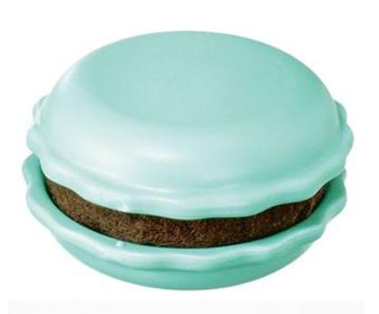 Clover Sweet ’n Sharp Macaron Needle Sharpener | Pistachio