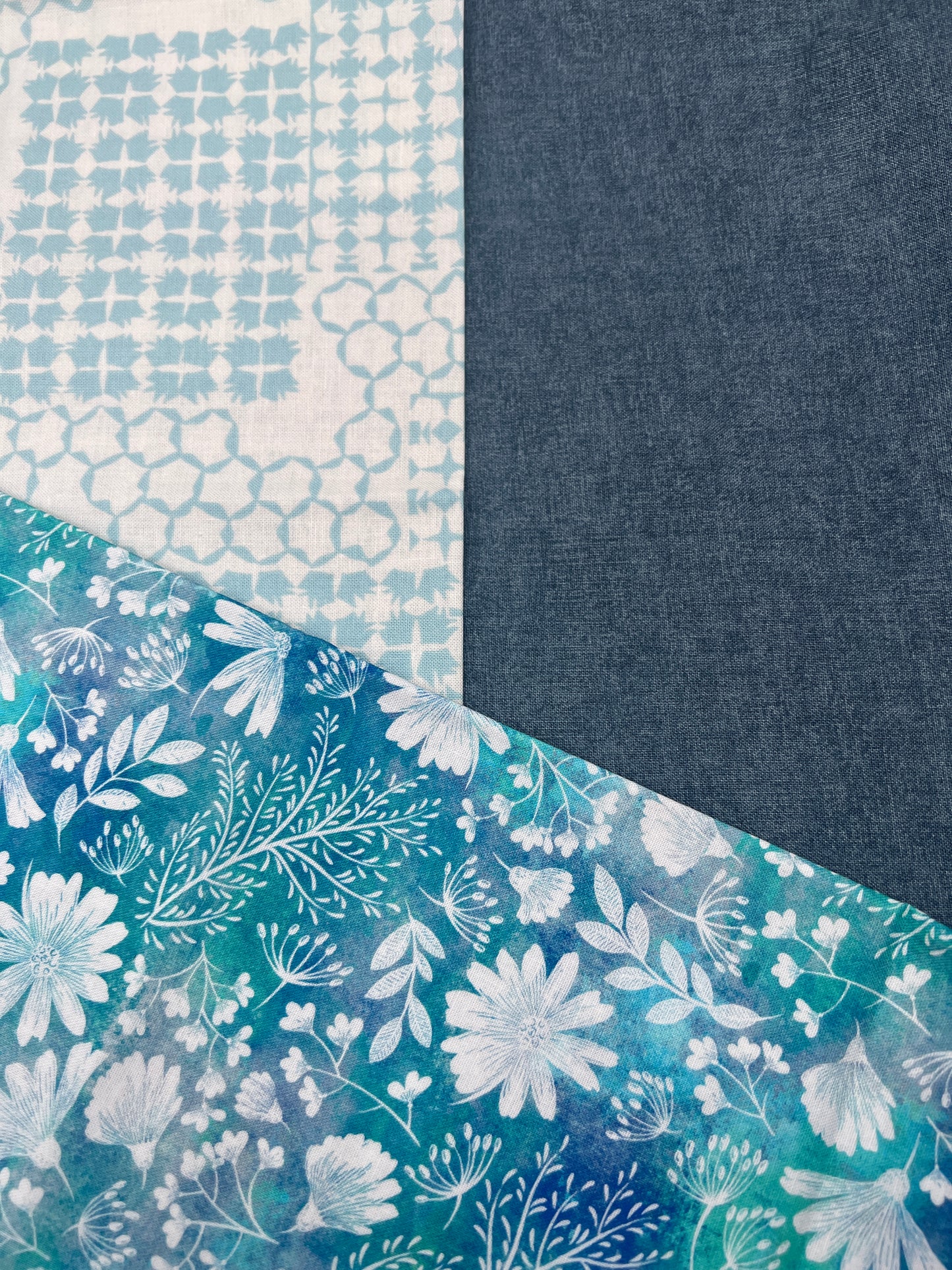 3 Piece - Fat Quarter Bundle with Floral Print Version 2