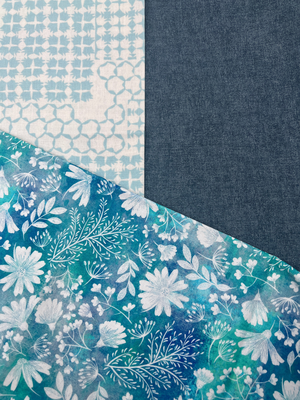 3 Piece - Fat Quarter Bundle with Floral Print Version 2