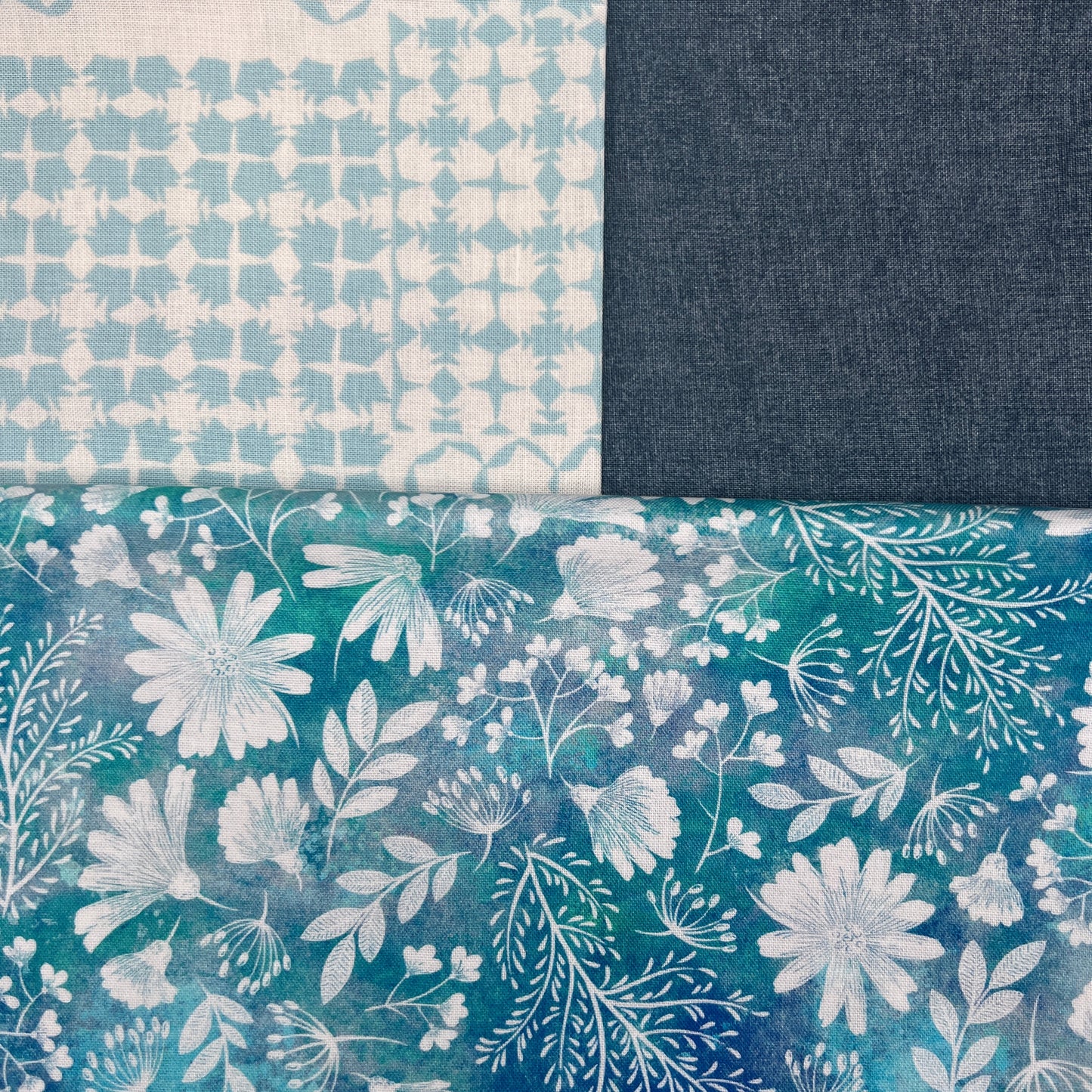 3 Piece - Fat Quarter Bundle with Floral Print Version 2