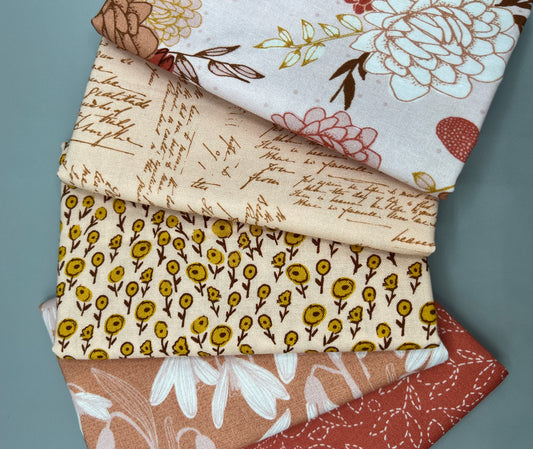 Nostalgia 5 PC Fat Quarter Bundle / designed by Lisa Dolson for Dashwood Studio