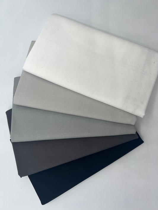 It's all Shades of Gray - 5 Piece Fat Quarter Bundle - Art Gallery Pure Solids
