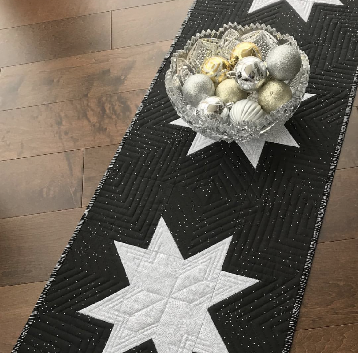 Star Bright Mini Wall Hanging or Table Runner Quilt Pattern / Original Pattern by Lorna Costantini