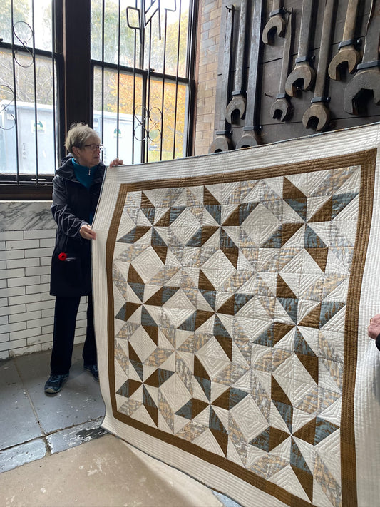 Fratello- Quilt Pattern in Lap, Queen & King Size / designed by Lorna Costantini