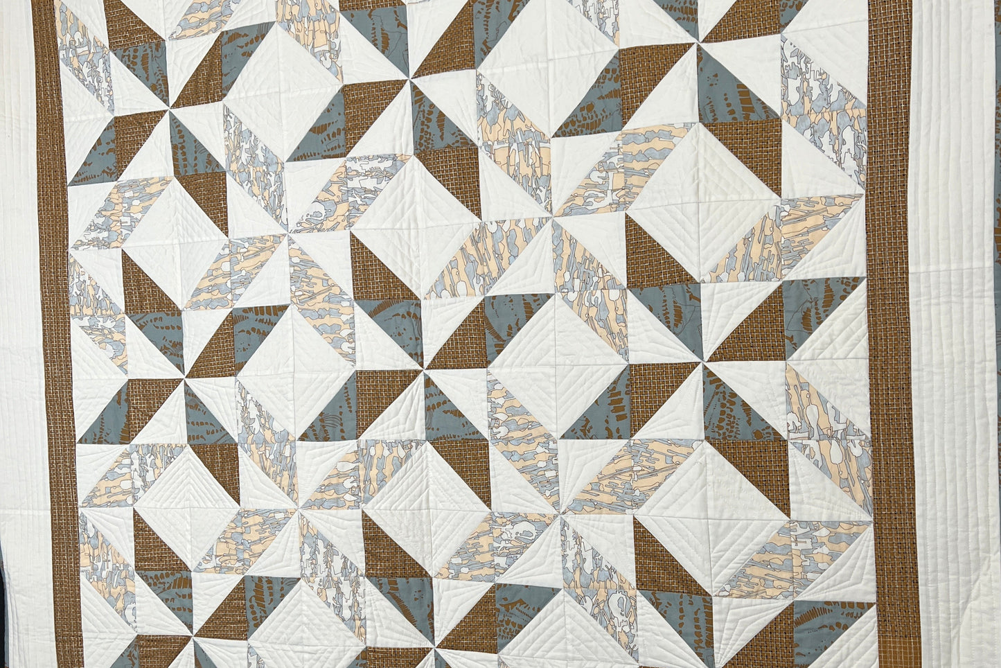 Fratello- Quilt Pattern in Lap, Queen & King Size / designed by Lorna Costantini