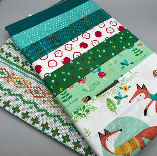 Fox & Friends Whimsical Children's Print Fabric Complete Quilt Kit; Pattern - Baby Size & / Pattern Included