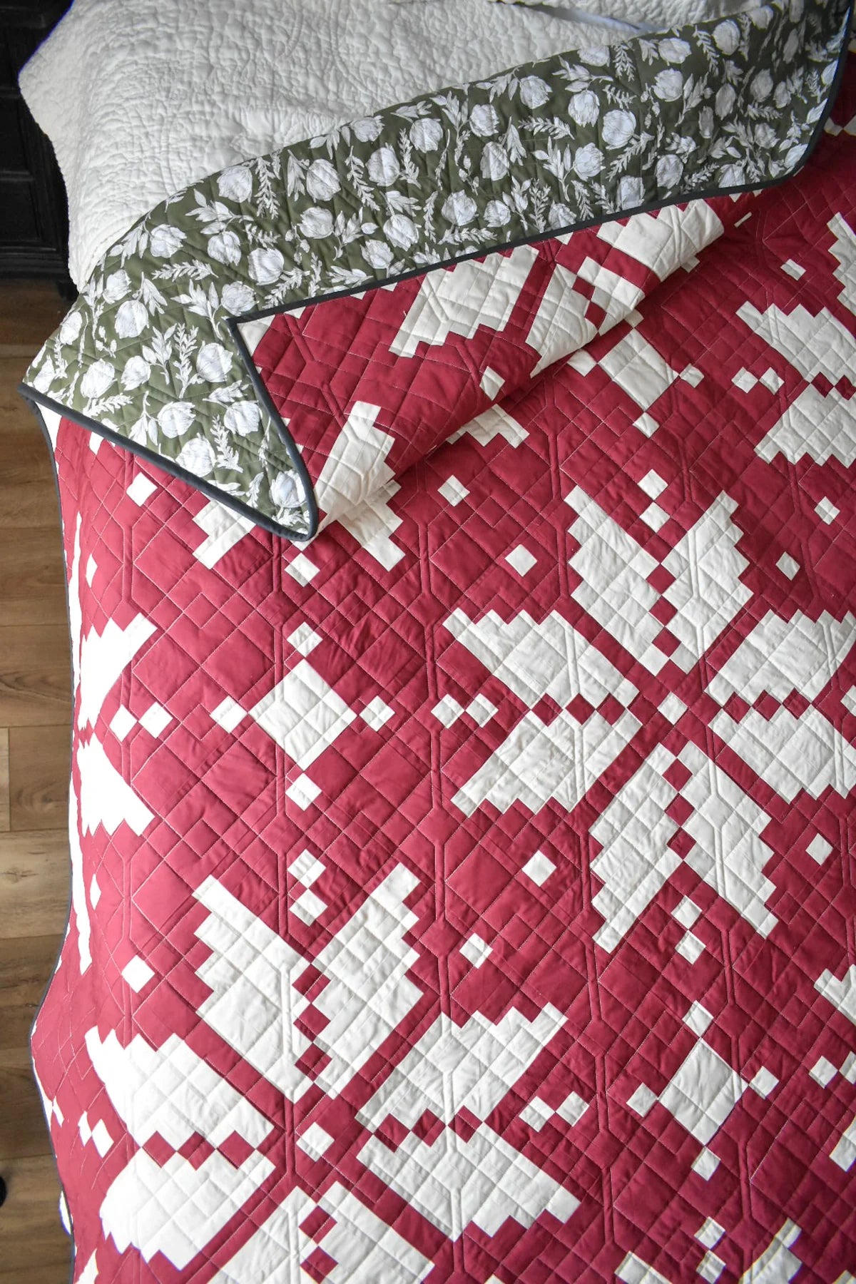 Knitted Star Quilt Pattern by Lo & Behold Stitchery