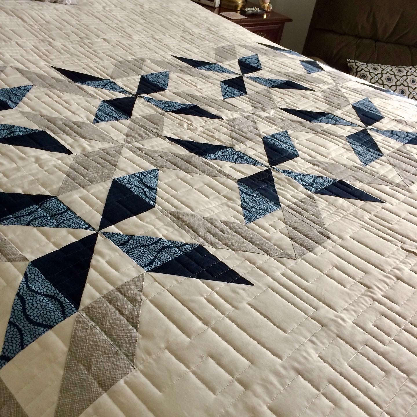 Sorella King Size Quilt Kit - VERSION 7 / With Original Pattern by Lorna Costantini / with Art Gallery Floral Print