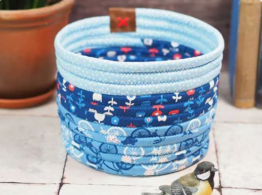 Clover Fabric Tube Maker