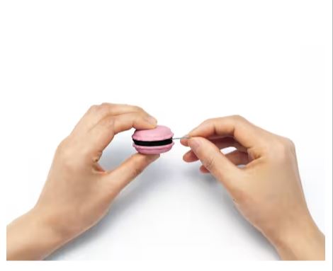 Clover Sweet ’n Sharp Macaron Needle Sharpener | Raspberry 4130