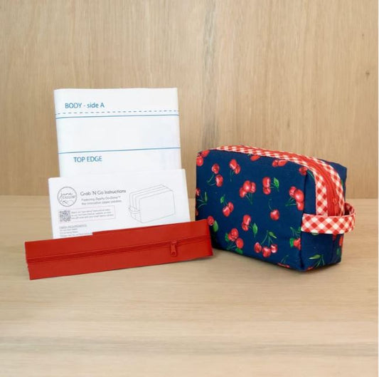 Grab ‘N Go Tote / Red by June Tailor JT1875