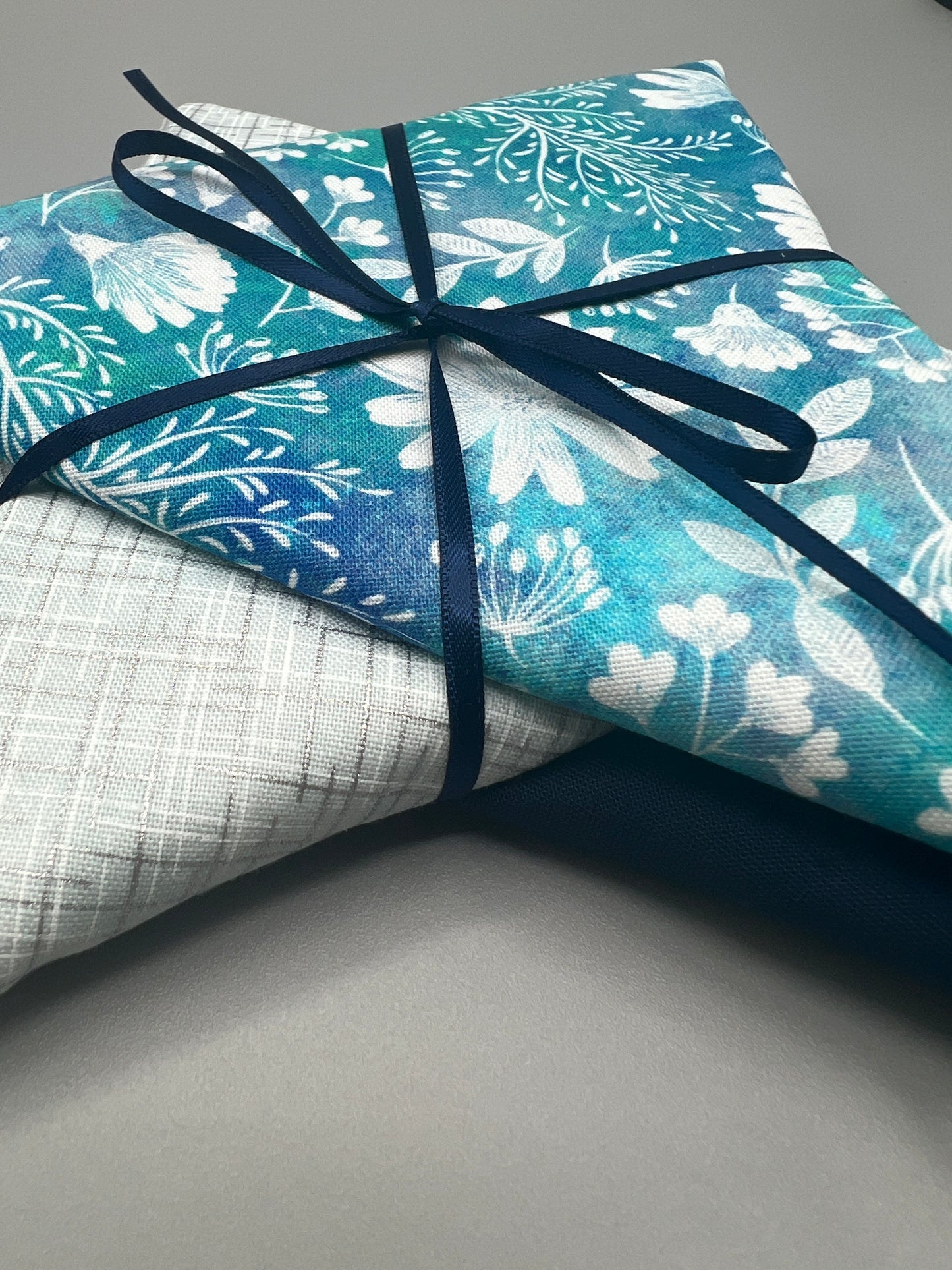 3 Piece - Fat Quarter Bundle with Floral Print