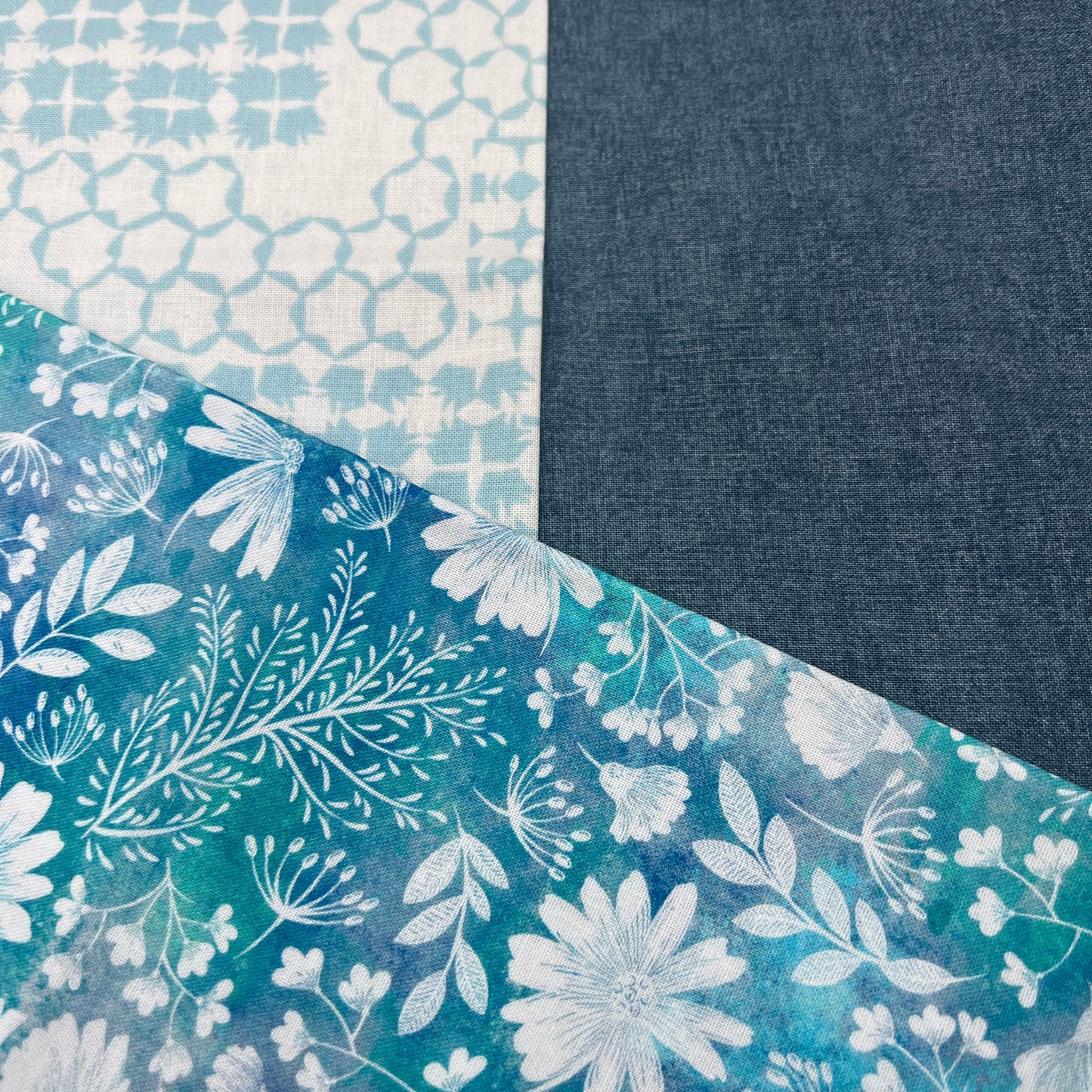 3 Piece - Fat Quarter Bundle with Floral Print Version 2