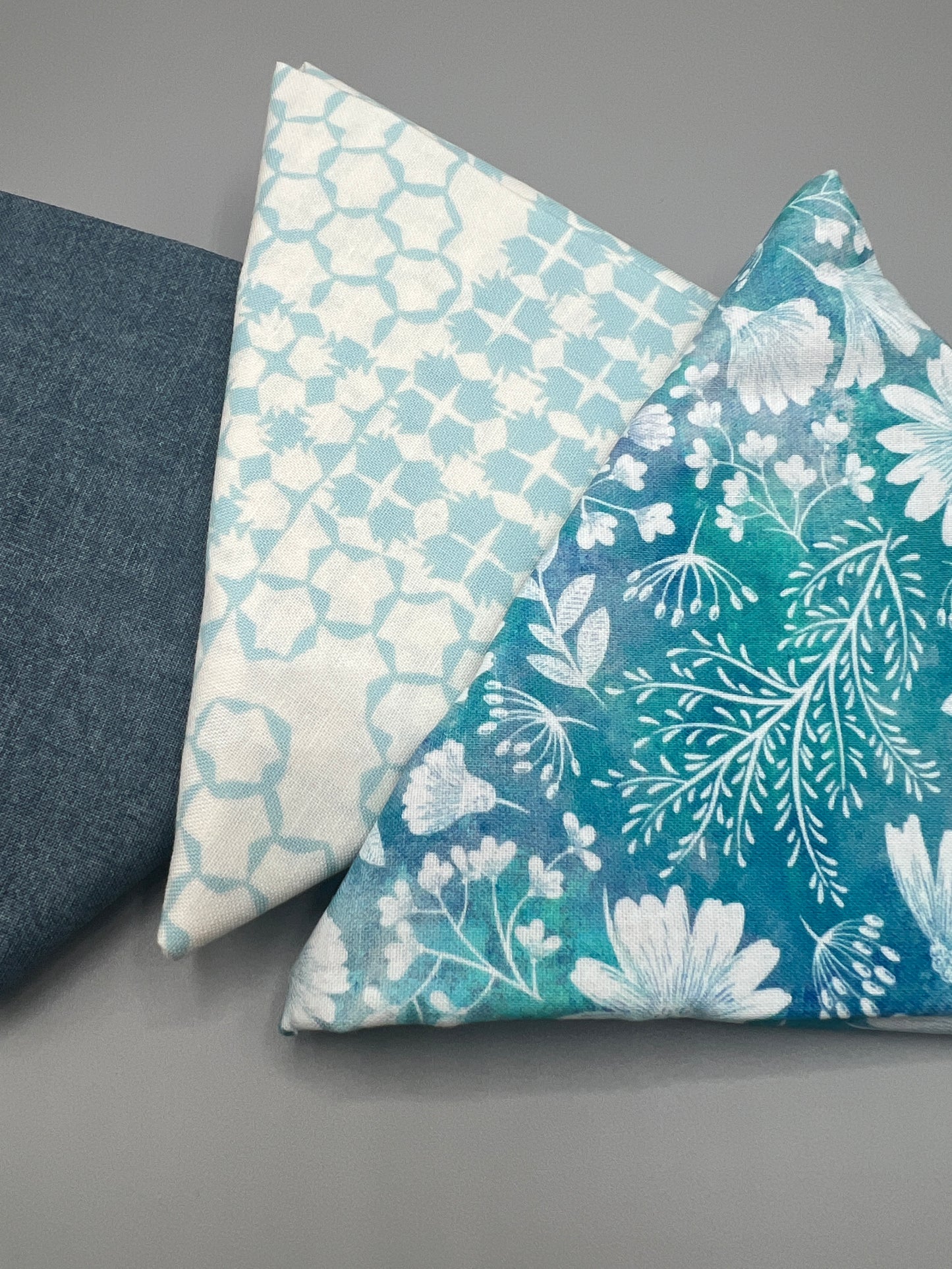 3 Piece - Fat Quarter Bundle with Floral Print Version 2