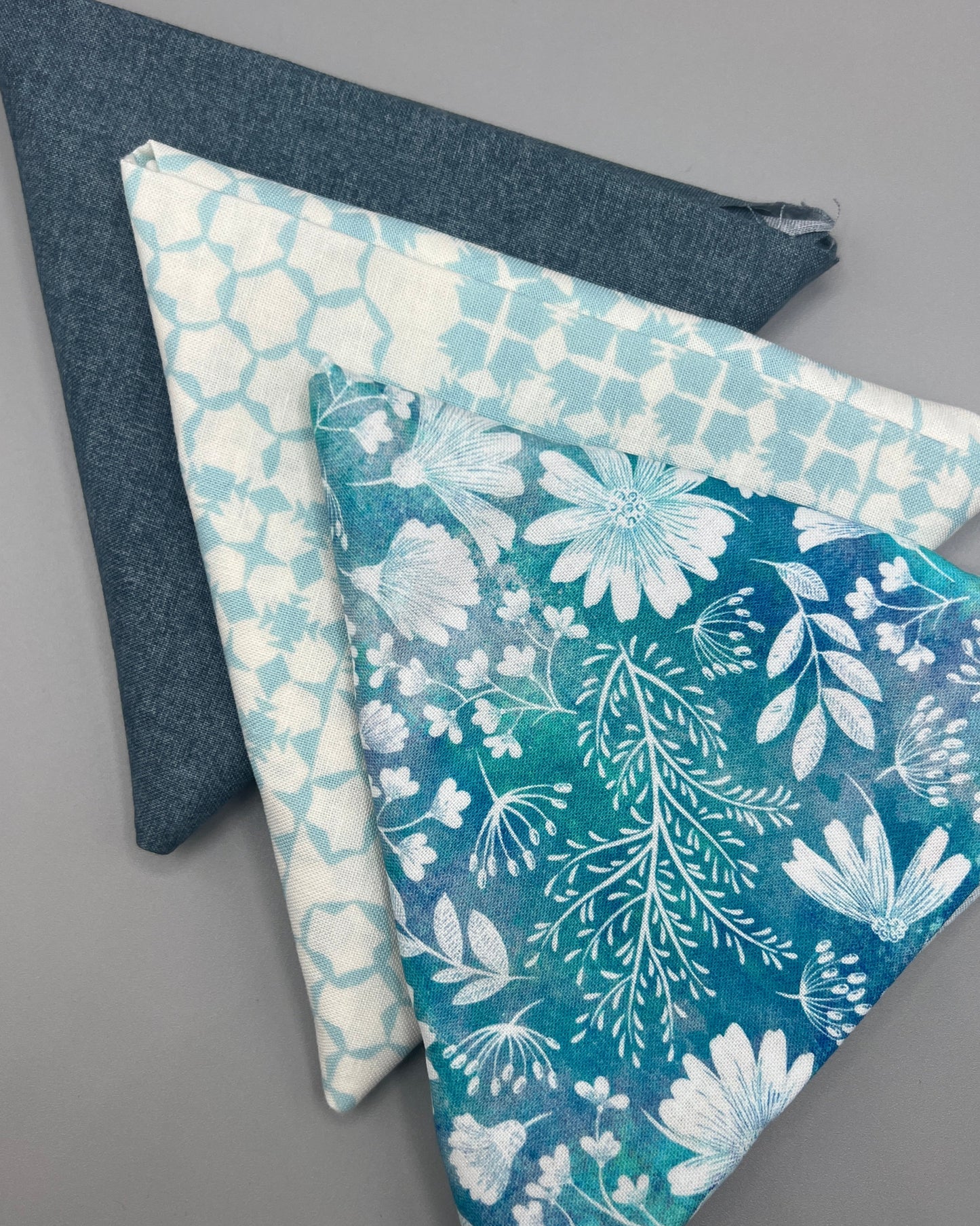 3 Piece - Fat Quarter Bundle with Floral Print Version 2