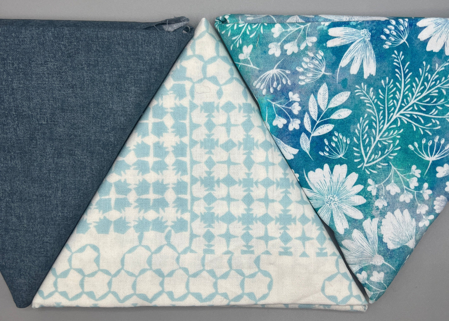 3 Piece - Fat Quarter Bundle with Floral Print Version 2