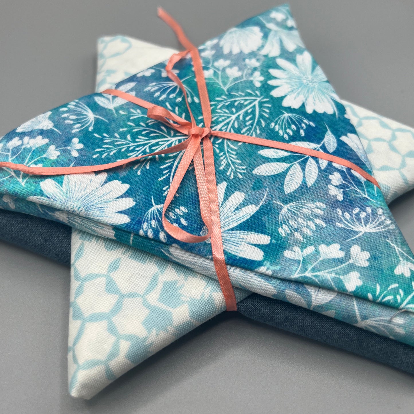 3 Piece - Fat Quarter Bundle with Floral Print Version 2