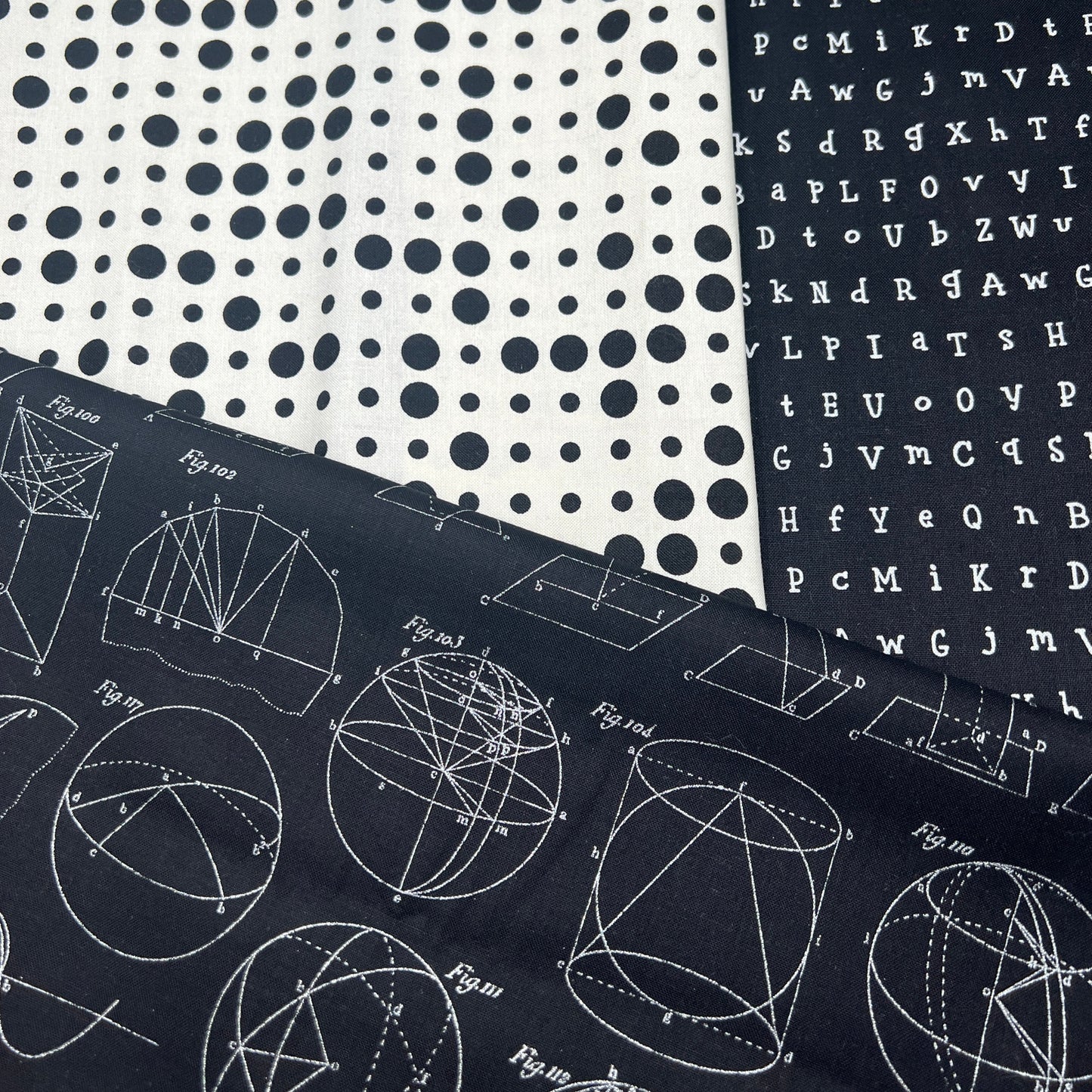 3 Piece - Fat Quarter Bundle /Black & White Bundle 2