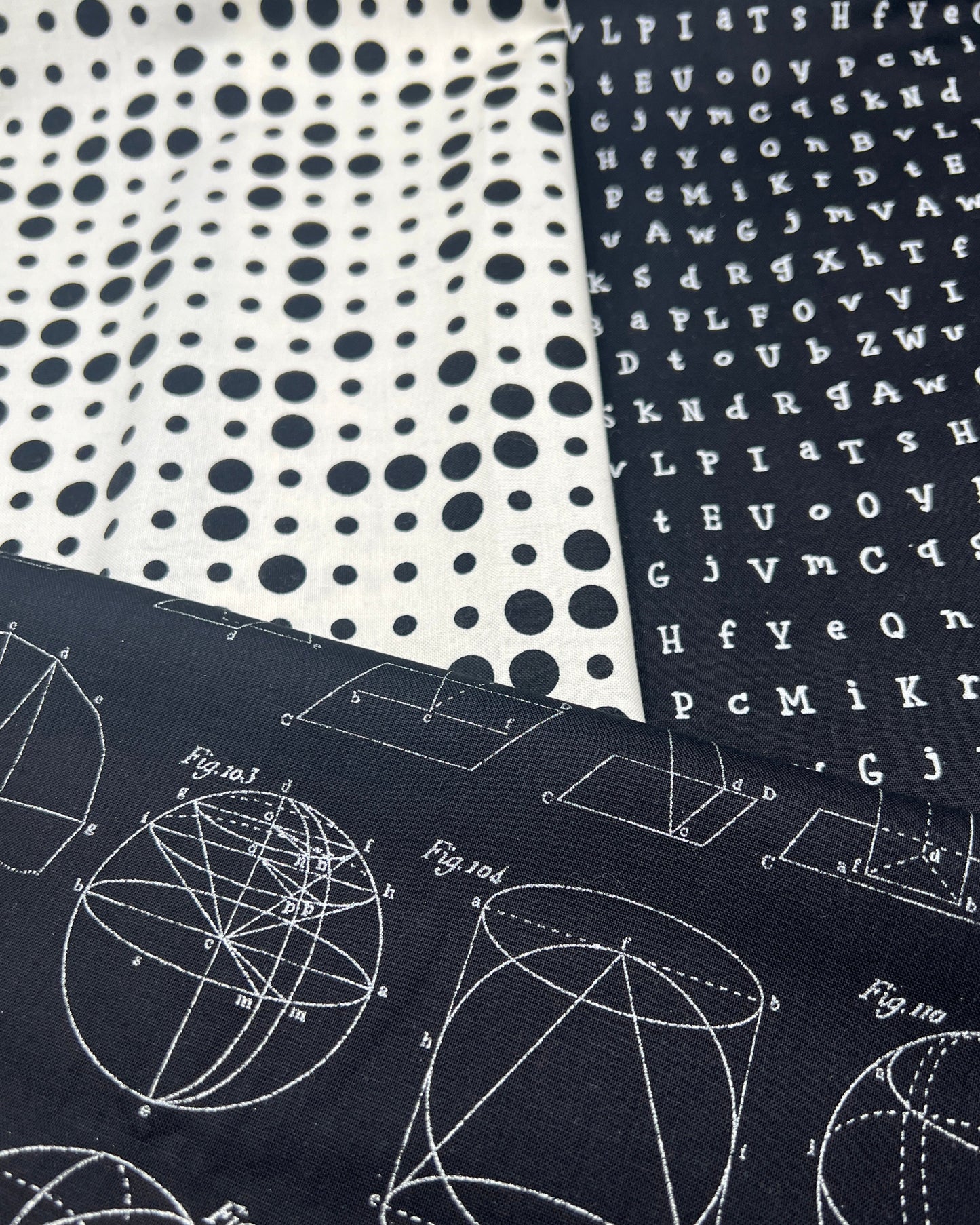 3 Piece - Fat Quarter Bundle /Black & White Bundle 2