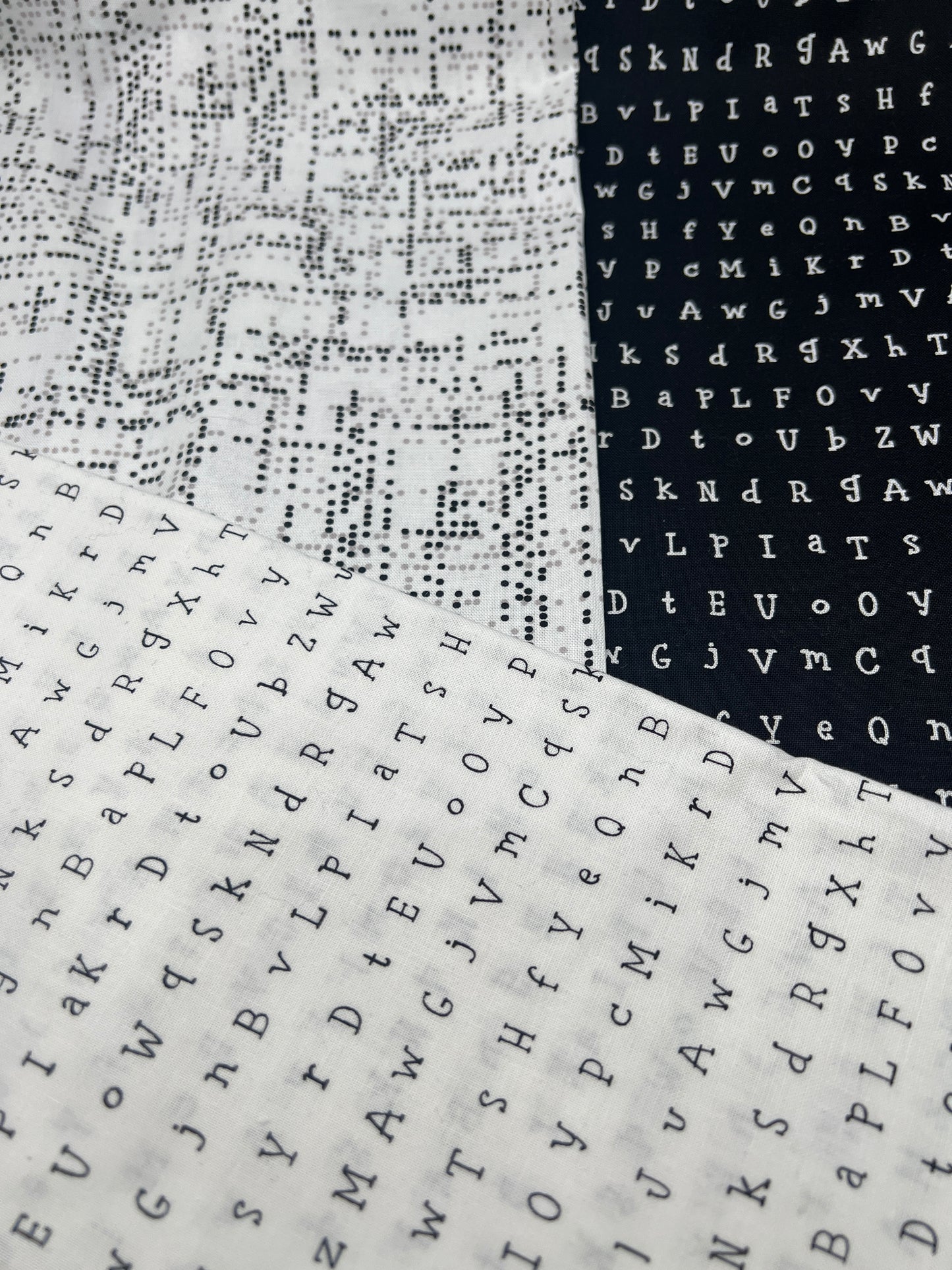 3 Piece - Fat Quarter Bundle /Black & White Bundle 3
