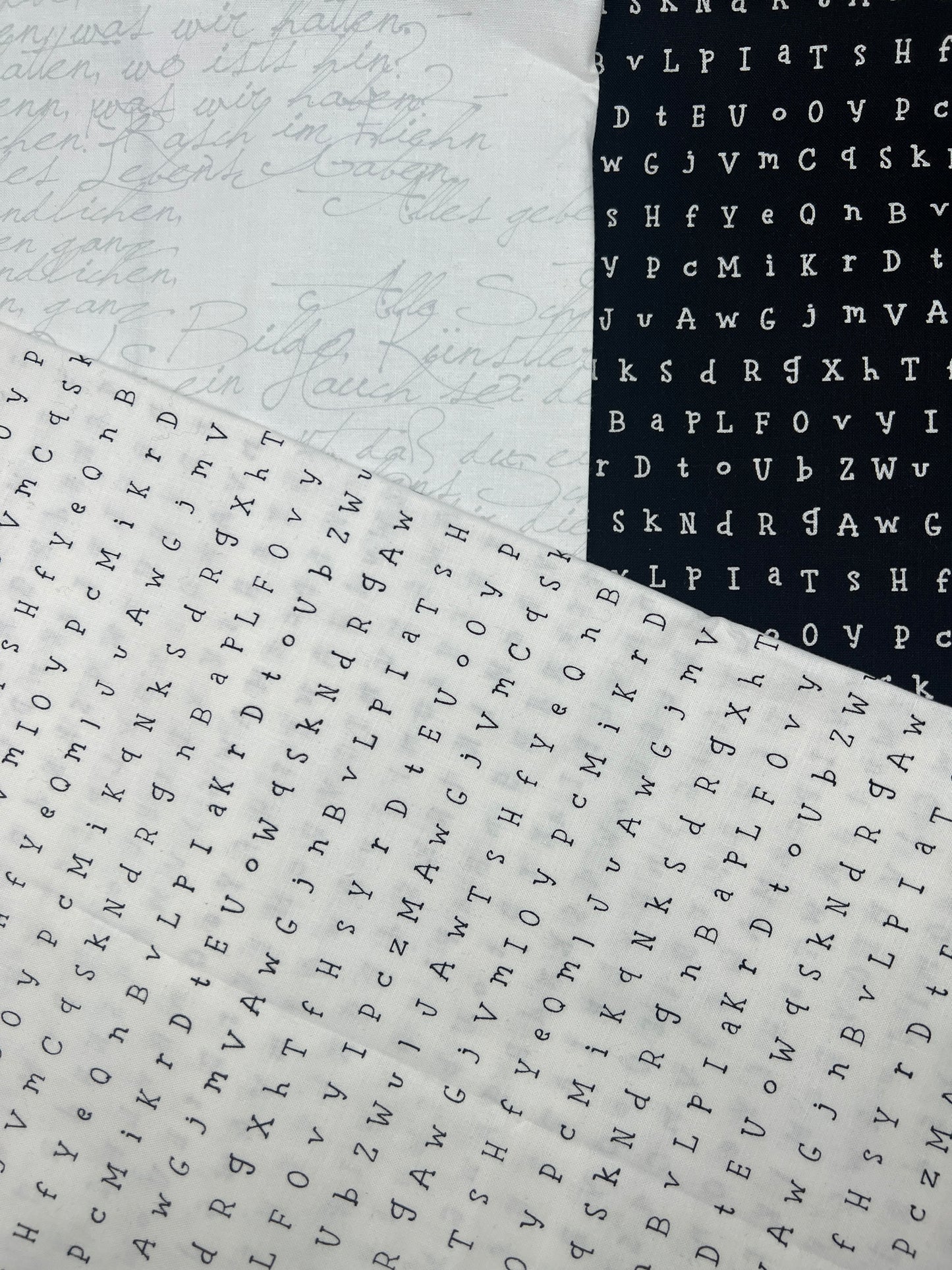 3 Piece - Fat Quarter Bundle /Black & White Bundle 4