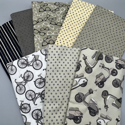 8 Piece - Fat Quarter Bundle / Scooter Print & Coordinates