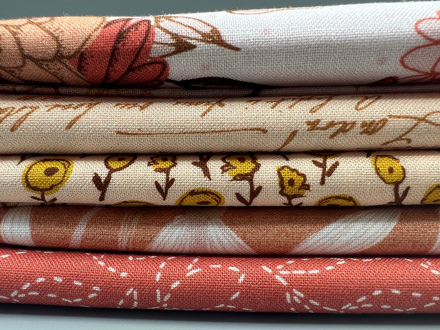 Nostalgia 5 PC Fat Quarter Bundle / designed by Lisa Dolson for Dashwood Studio