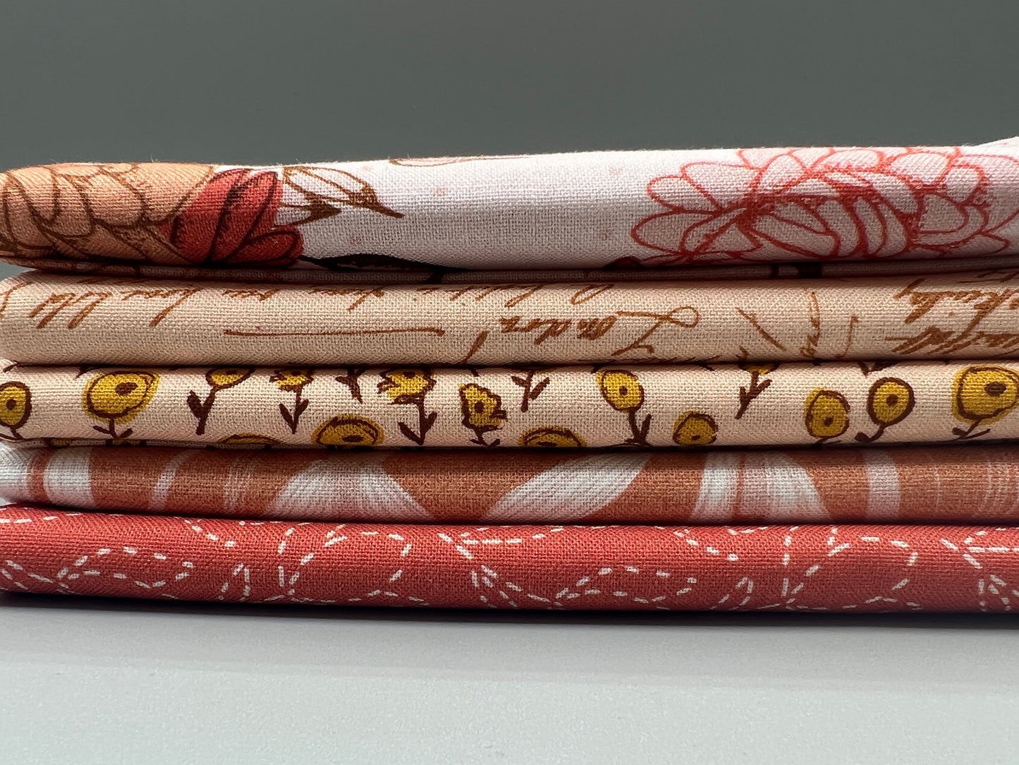 Nostalgia 5 PC Fat Quarter Bundle / designed by Lisa Dolson for Dashwood Studio