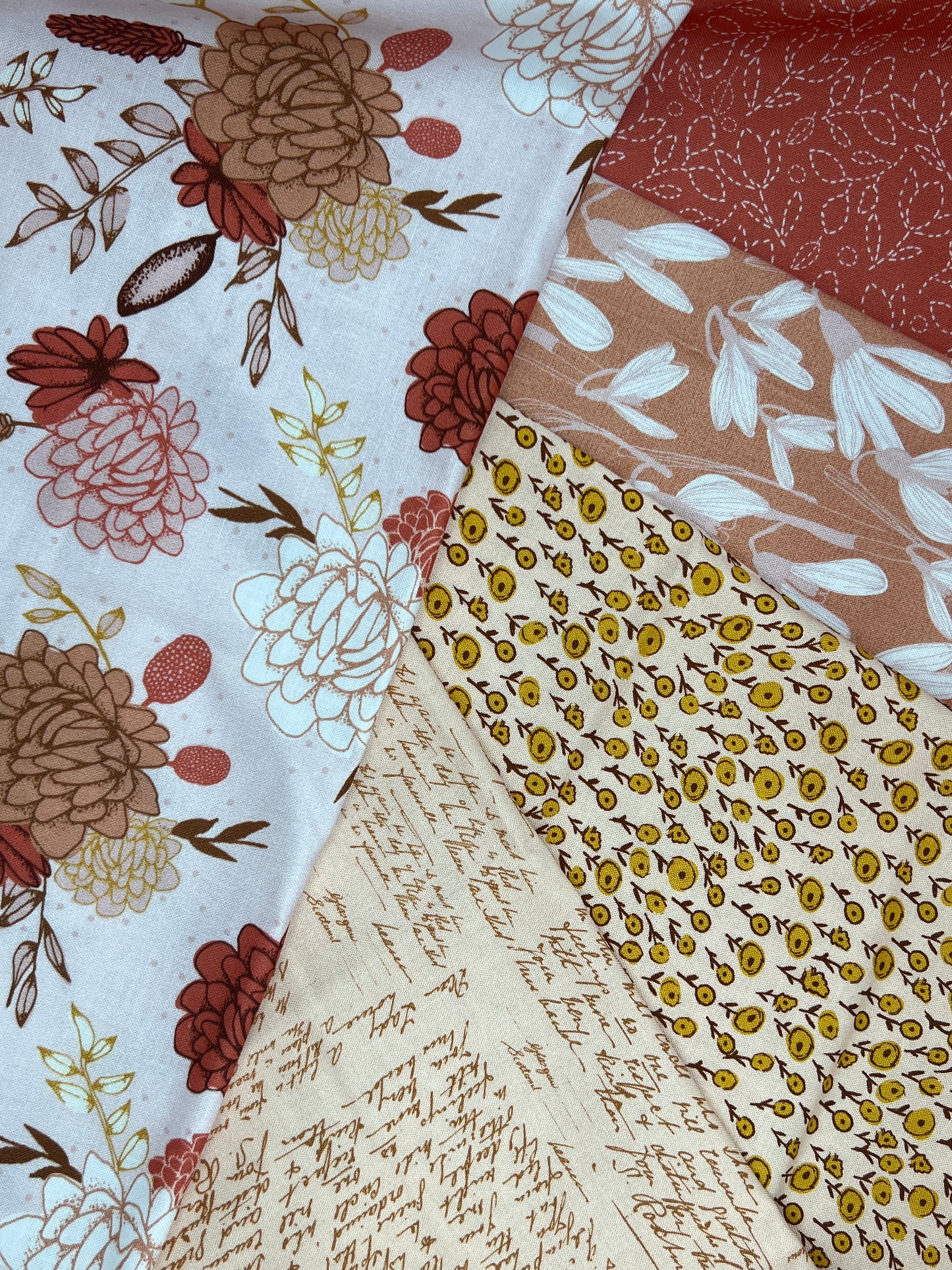 Nostalgia 5 PC Fat Quarter Bundle / designed by Lisa Dolson for Dashwood Studio