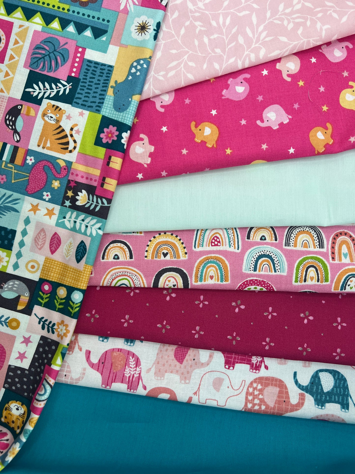 8 Piece - Fat Quarter Bundle / In The Jungle Montage Prints & Coordinates