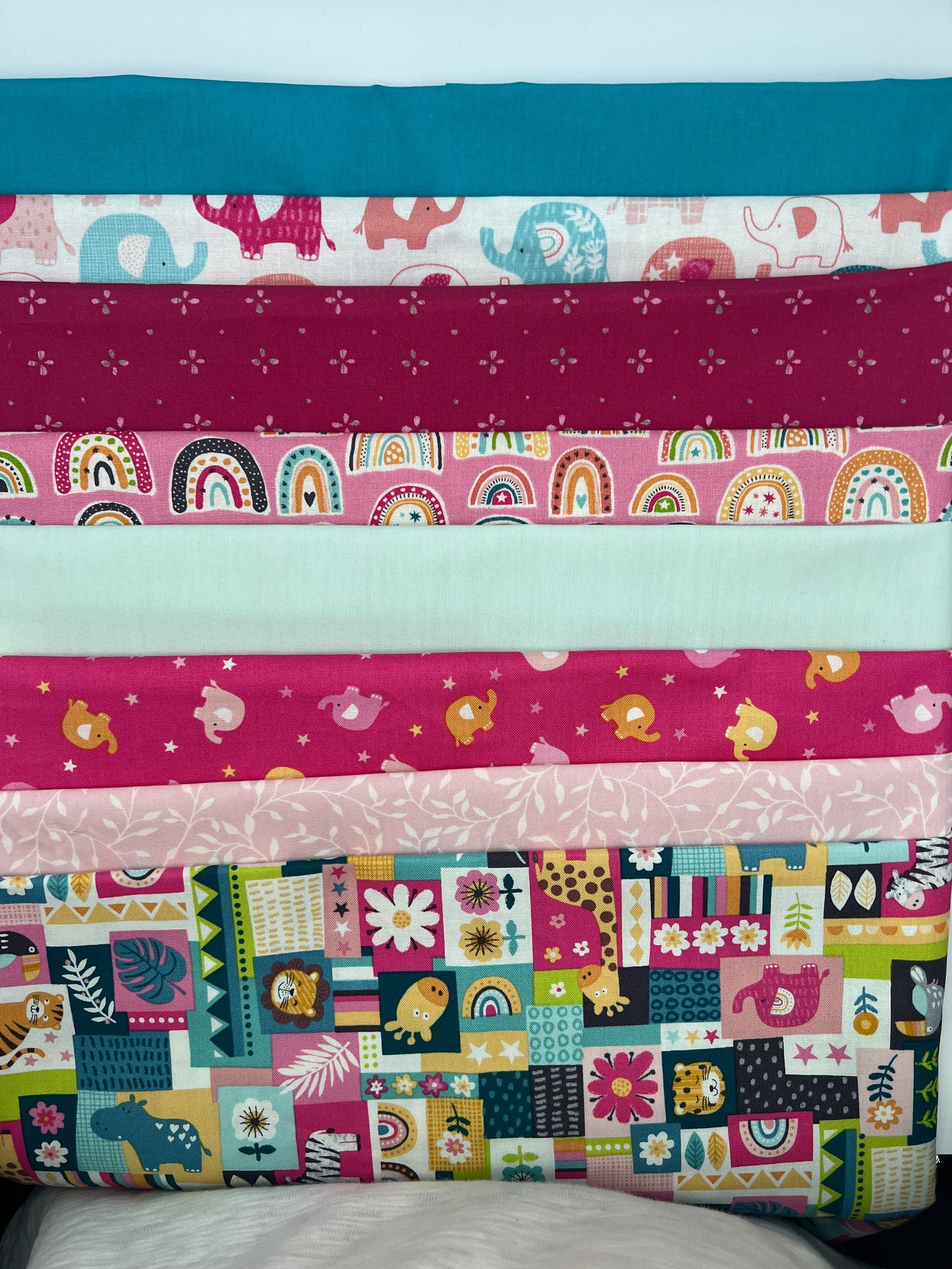 8 Piece - Fat Quarter Bundle / In The Jungle Montage Prints & Coordinates