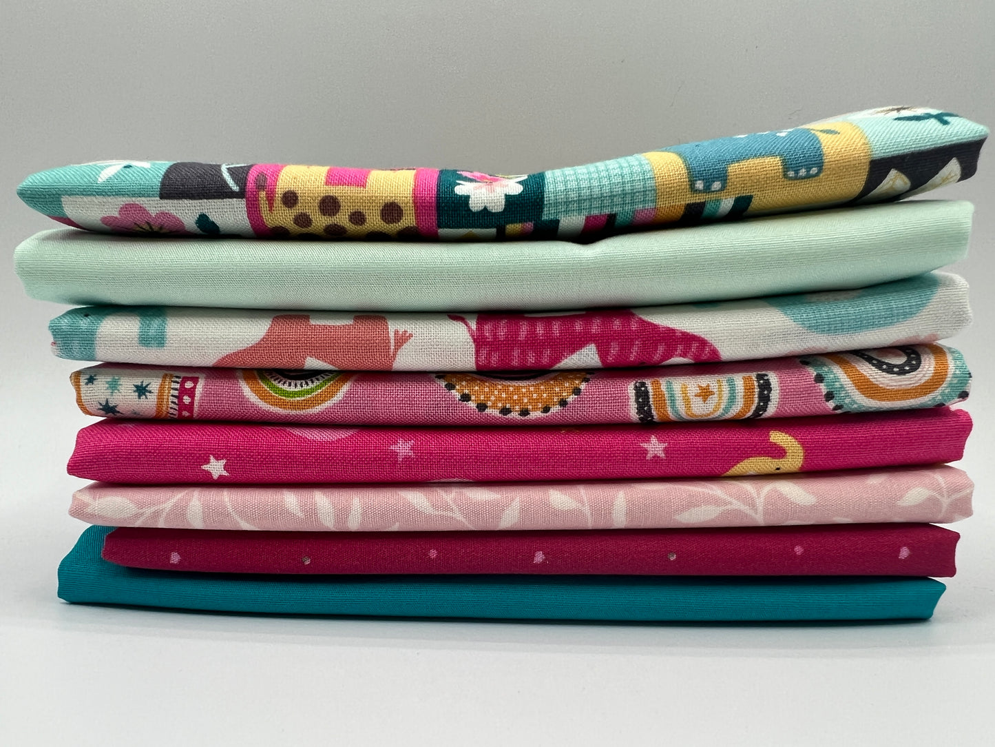 8 Piece - Fat Quarter Bundle / In The Jungle Montage Prints & Coordinates