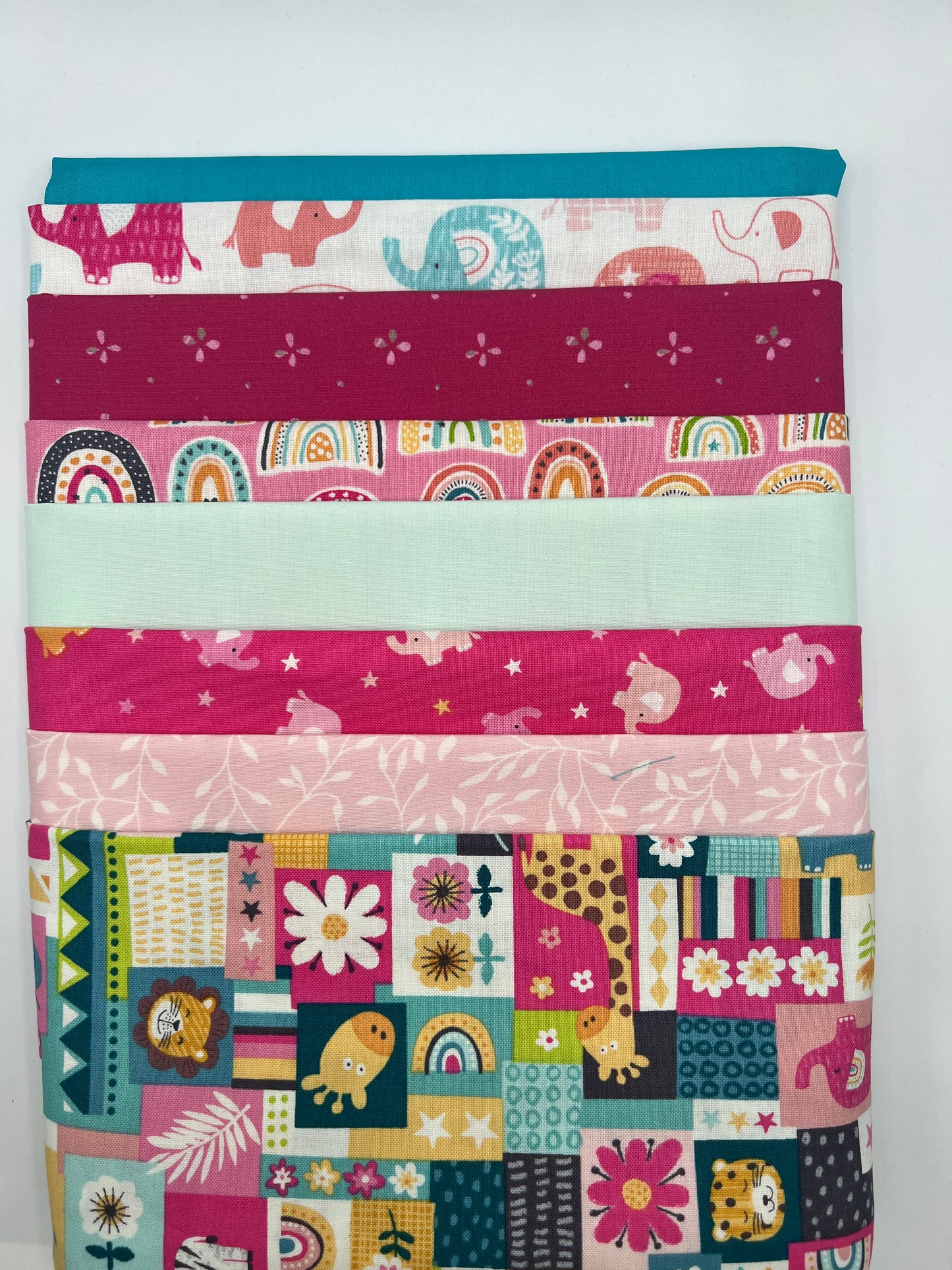 8 Piece - Fat Quarter Bundle / In The Jungle Montage Prints & Coordinates