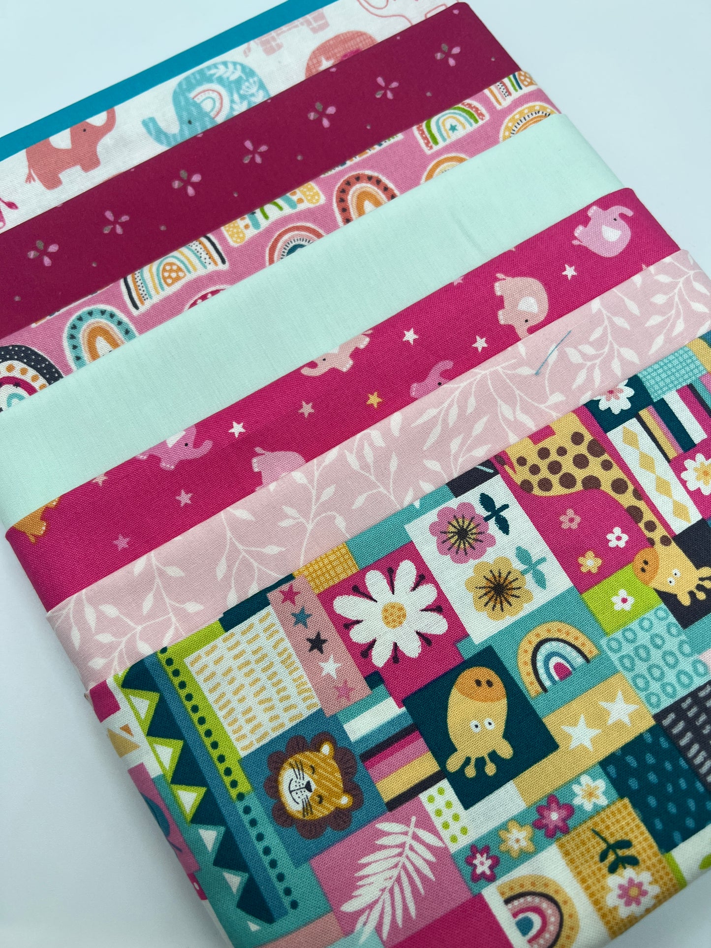 8 Piece - Fat Quarter Bundle / In The Jungle Montage Prints & Coordinates