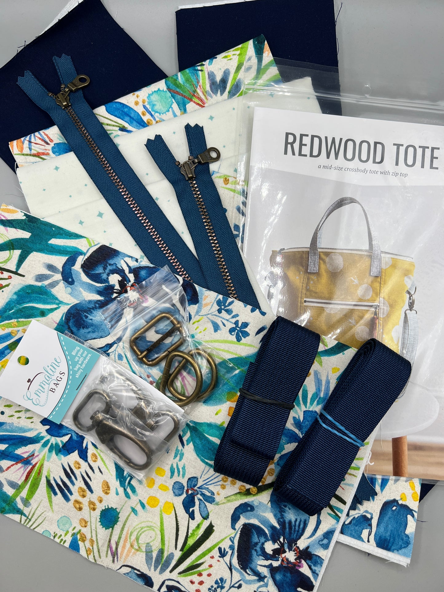Redwood Tote Pre-Cut Kit w/ Merchant Mills Waxed Canvas & Art Gallery Prints