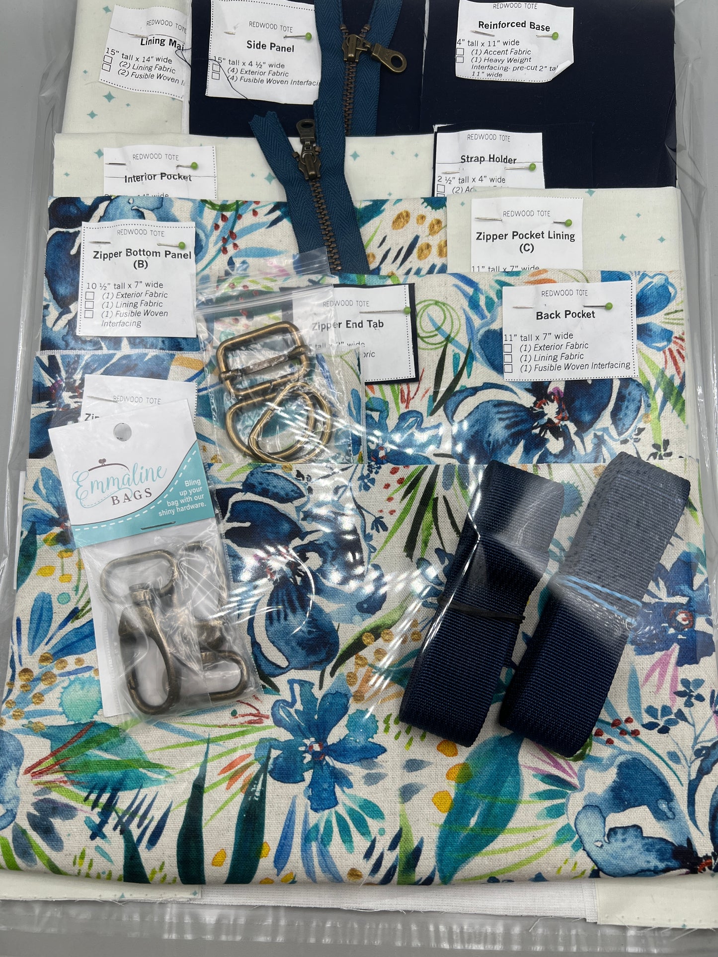 Redwood Tote Pre-Cut Kit w/ Merchant Mills Waxed Canvas & Art Gallery Prints
