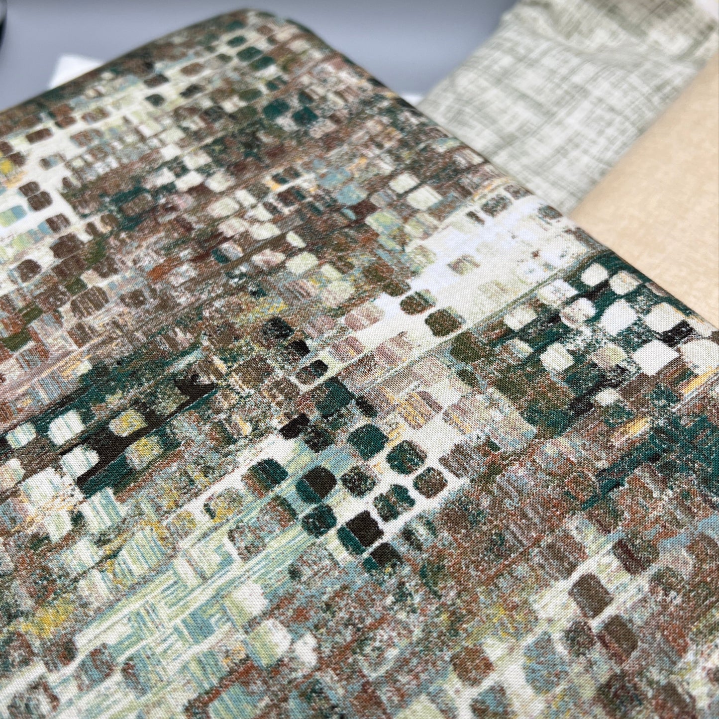 Sorella Queen Size Quilt Kit Version 9 - in Green fusion print / original design by Lorna Costantini