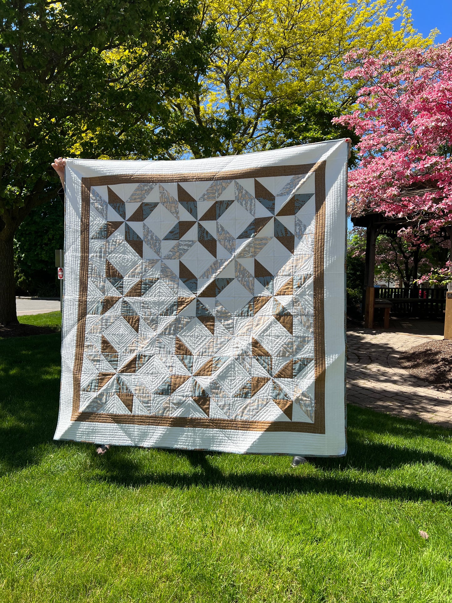 Fratello- Quilt Pattern in Lap, Queen & King Size / designed by Lorna Costantini