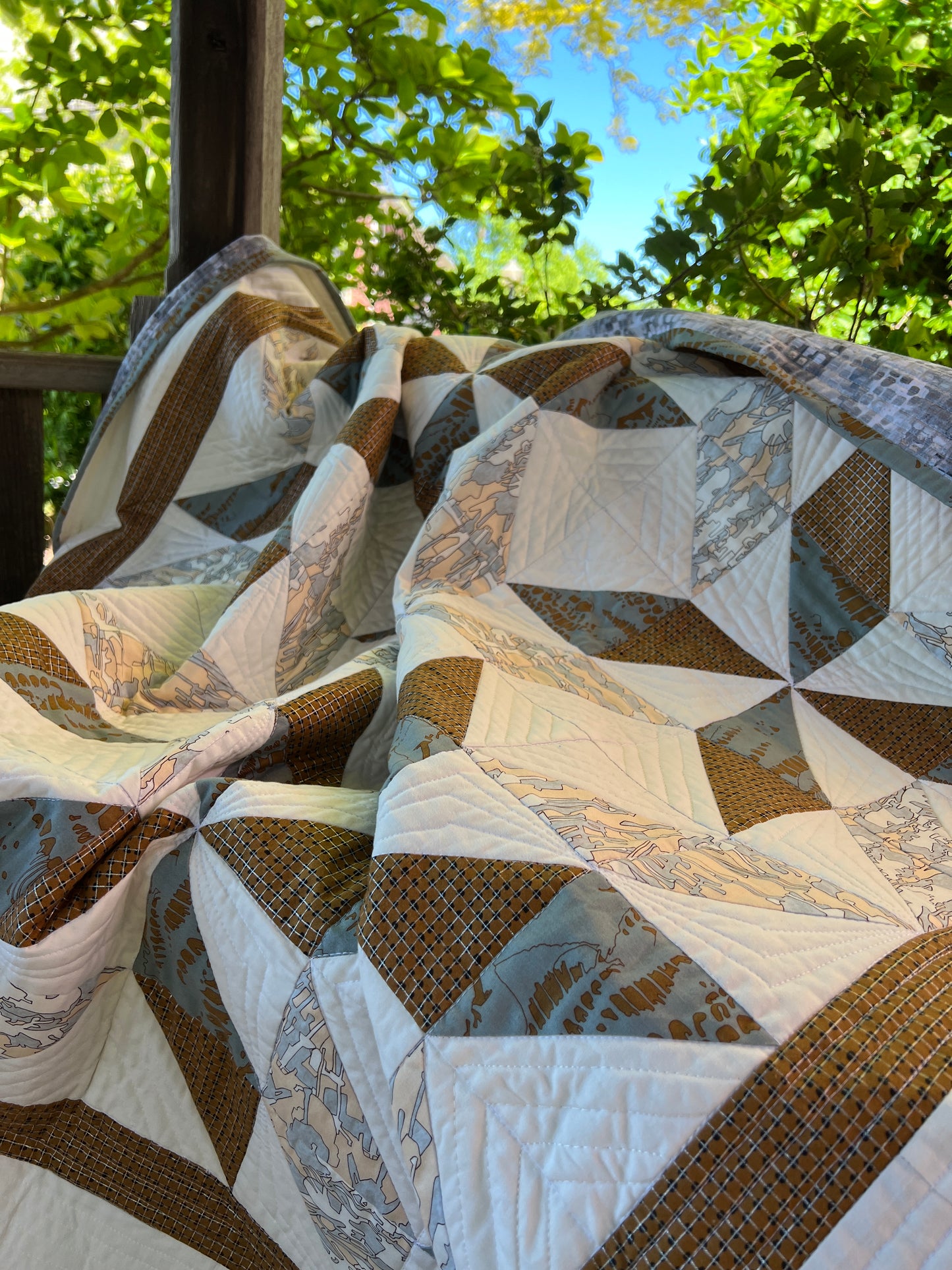 Fratello- Quilt Pattern in Lap, Queen & King Size / designed by Lorna Costantini