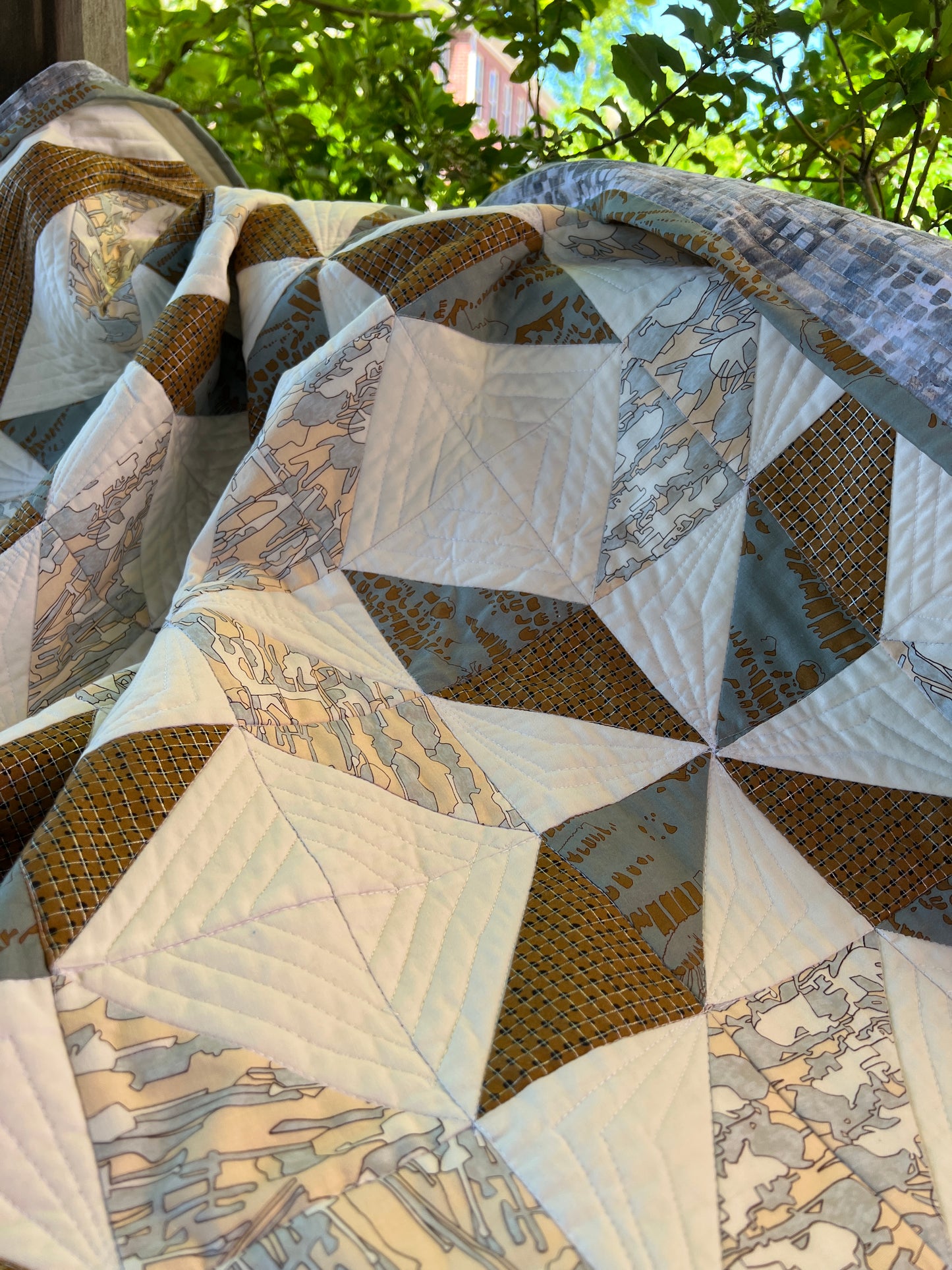 Fratello- Quilt Pattern in Lap, Queen & King Size / designed by Lorna Costantini