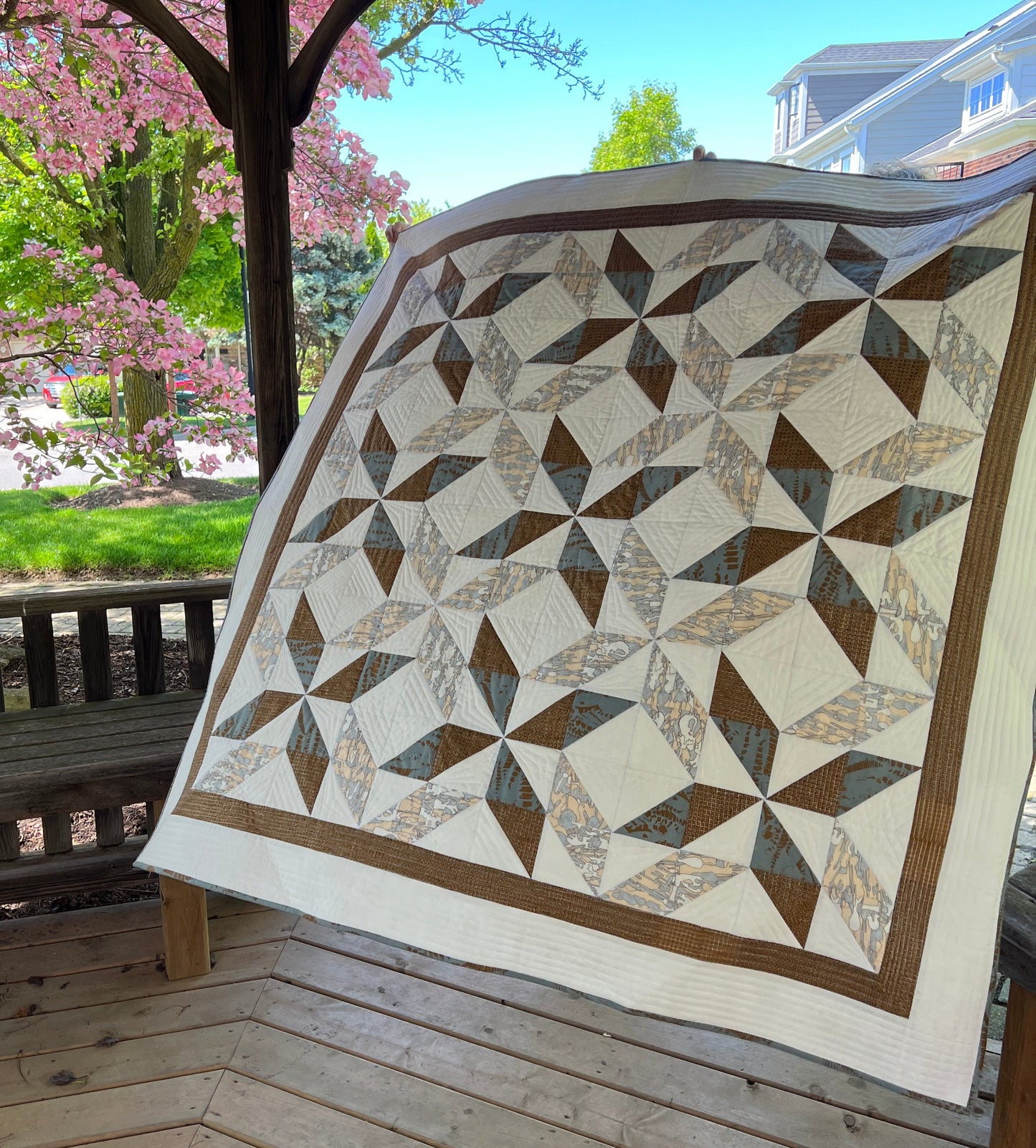 Fratello- Quilt Pattern in Lap, Queen & King Size / designed by Lorna Costantini