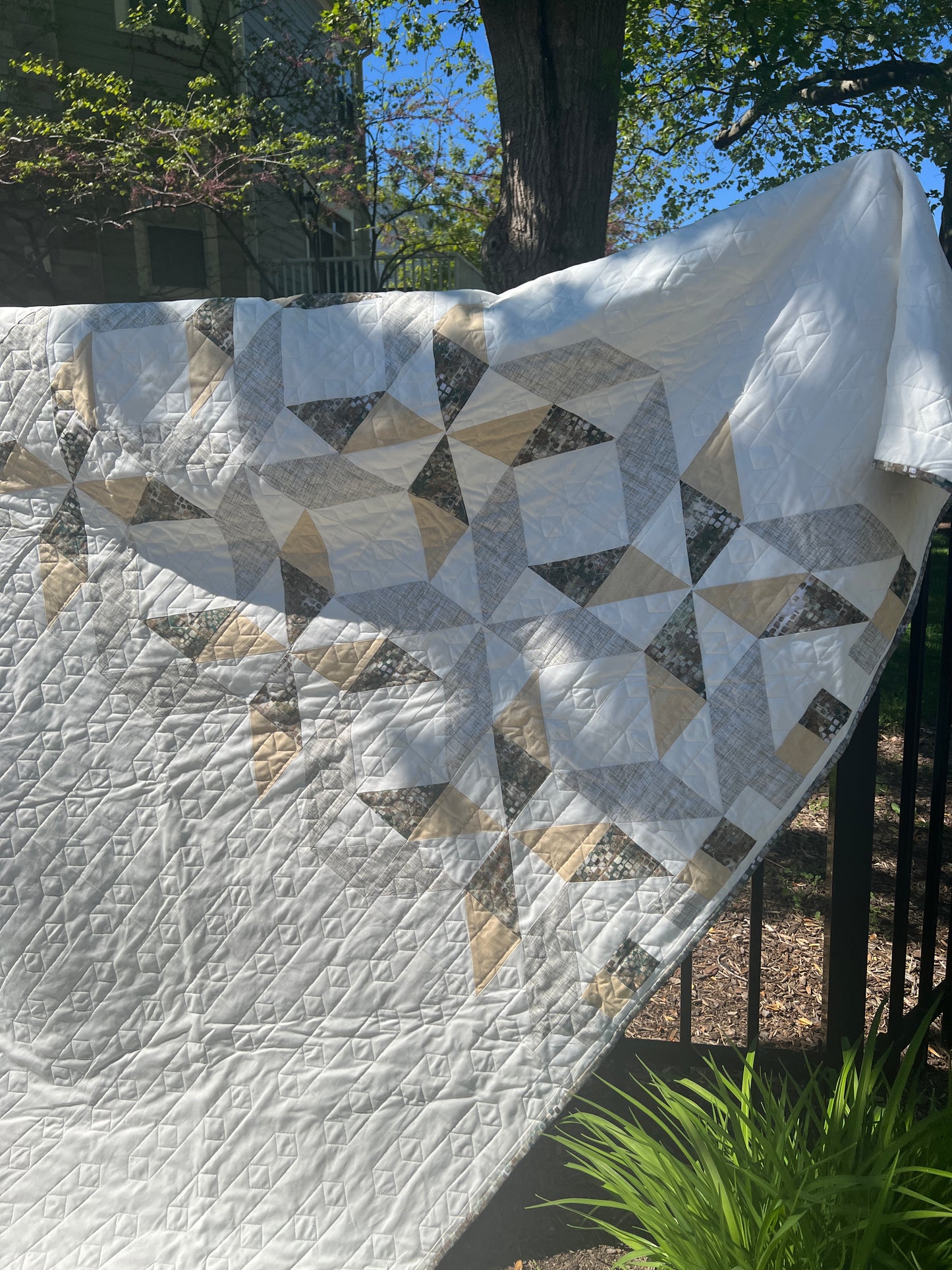 Sorella King Size Quilt Kit - VERSION 9 / Green Gold / With Original Pattern design by Lorna Costantini