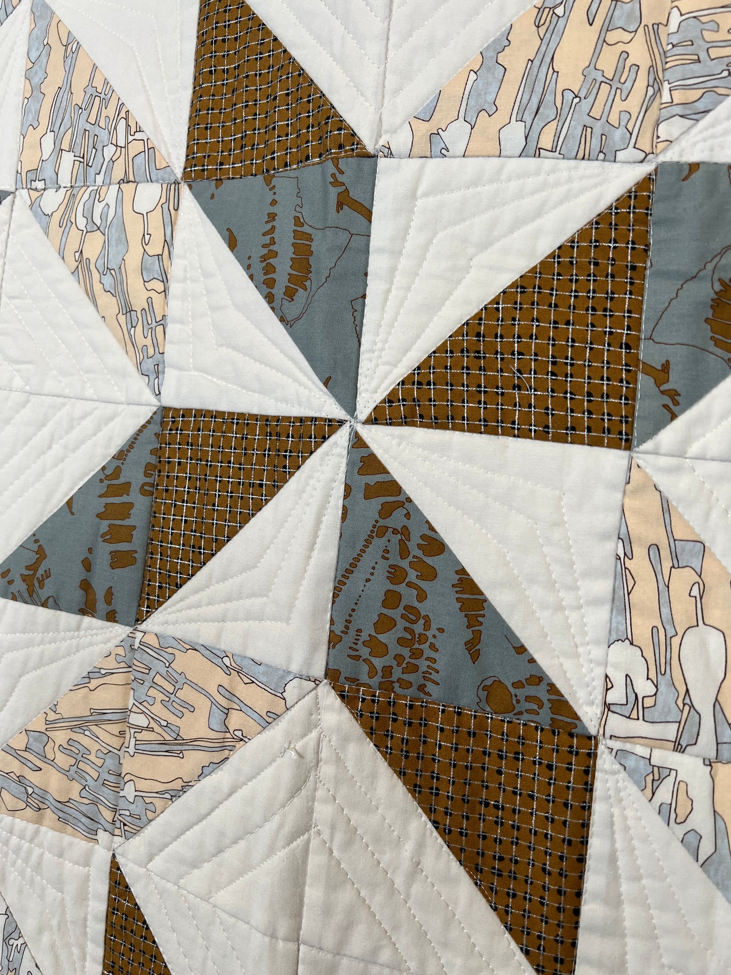 Fratello- Quilt Pattern in Lap, Queen & King Size / designed by Lorna Costantini