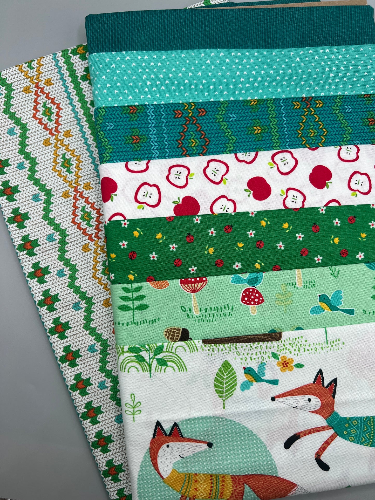 Fox & Friends Whimsical Children's Print Fabric Complete Quilt Kit; Pattern - Baby Size & / Pattern Included