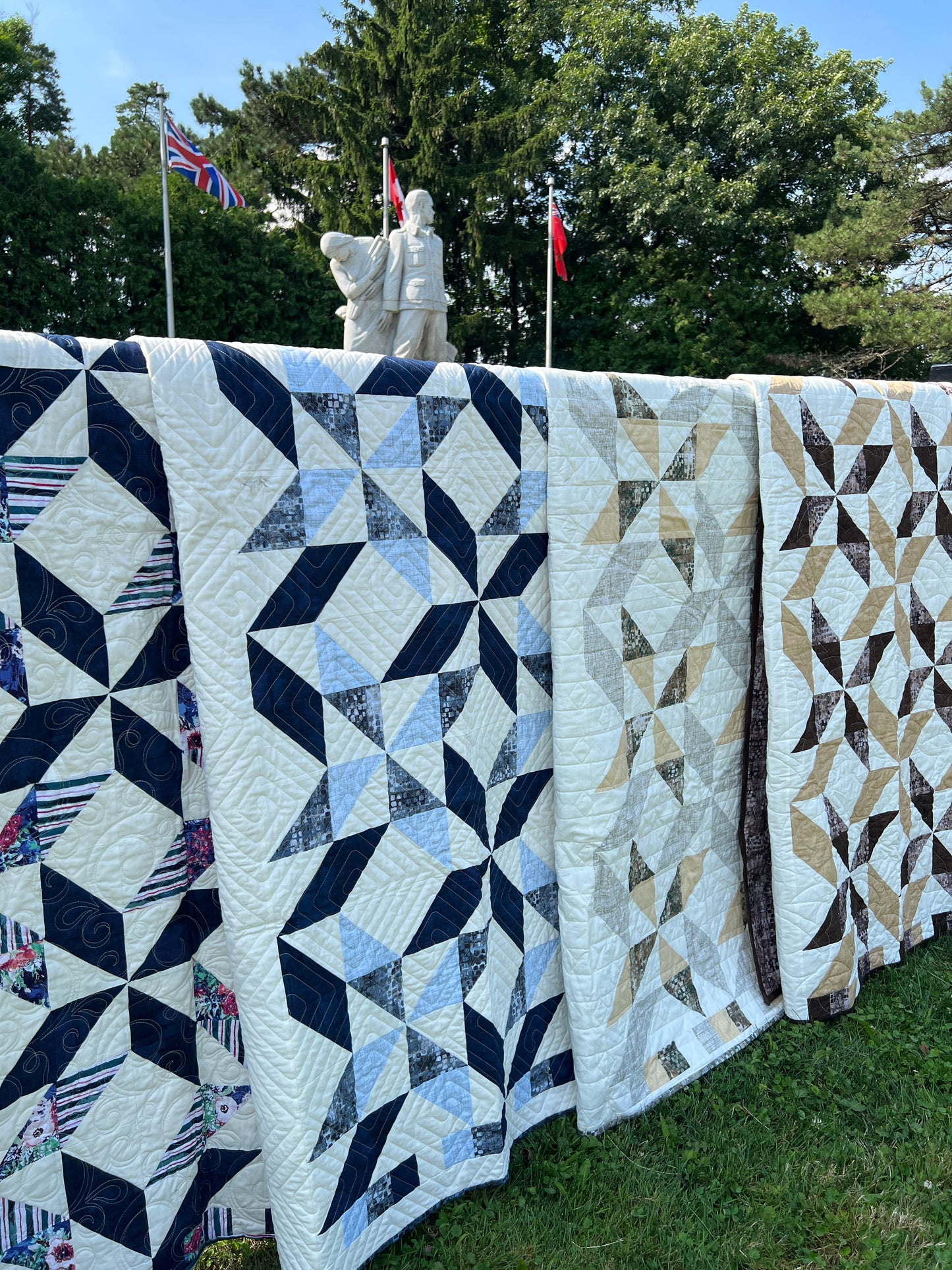 Sorella - Queen and King Size Quilting Pattern by Lorna Costantini