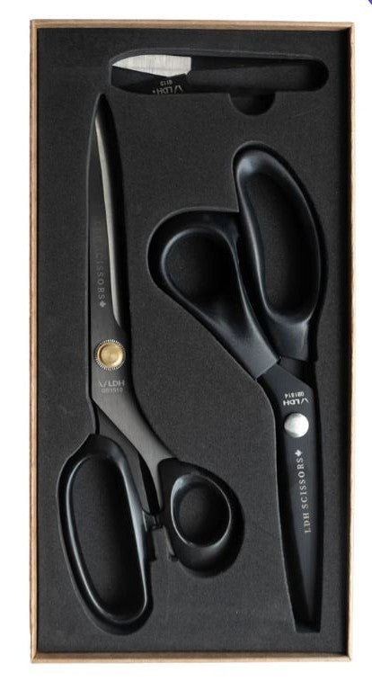 Midnight Edition Lightweight Scissors / Pinking Shears / Thread Snip Valdani perle cotton size 12 thread spool for quilting a