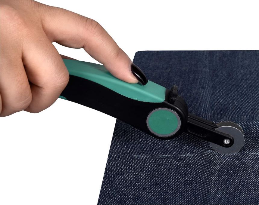 SINGER ProSeries Flip 'n Mark Folding Tracing Wheel Duo | Smooth & Serrated
