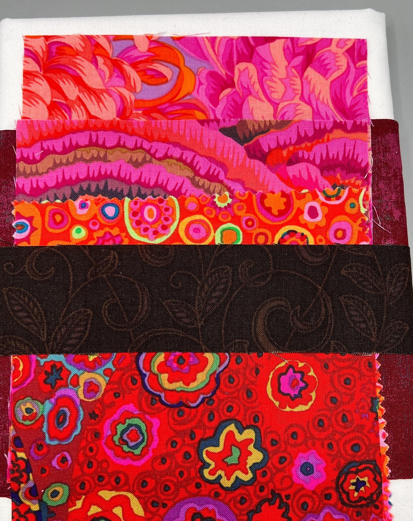 "Tweeter" Mini Wall Hanging Quilt Kit / Original Pattern by Lorna Costantini